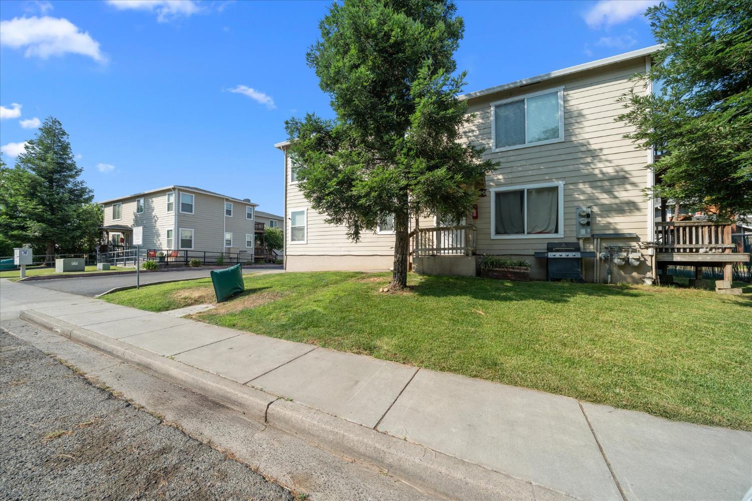 725 Lakeside Drive