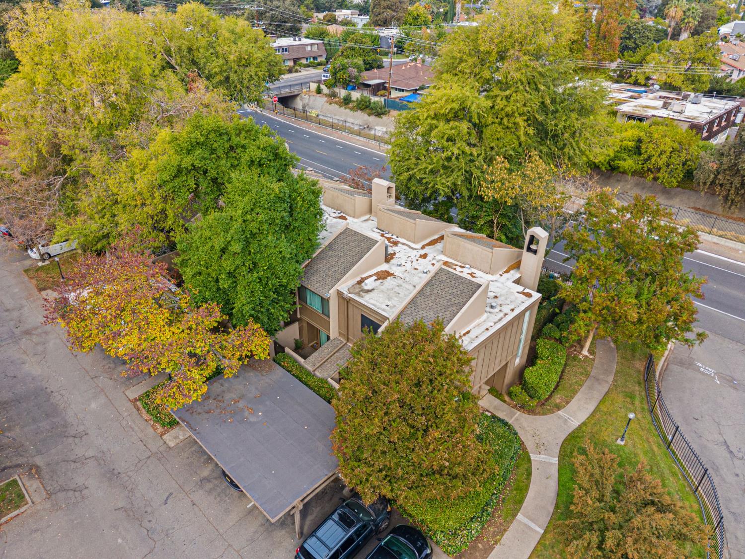 899 Woodside Lane 3
