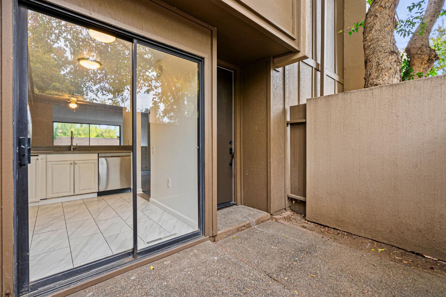 899 Woodside Lane 3