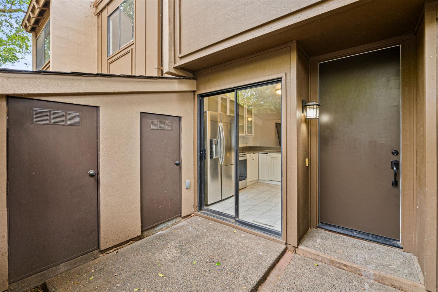 899 Woodside Lane 3