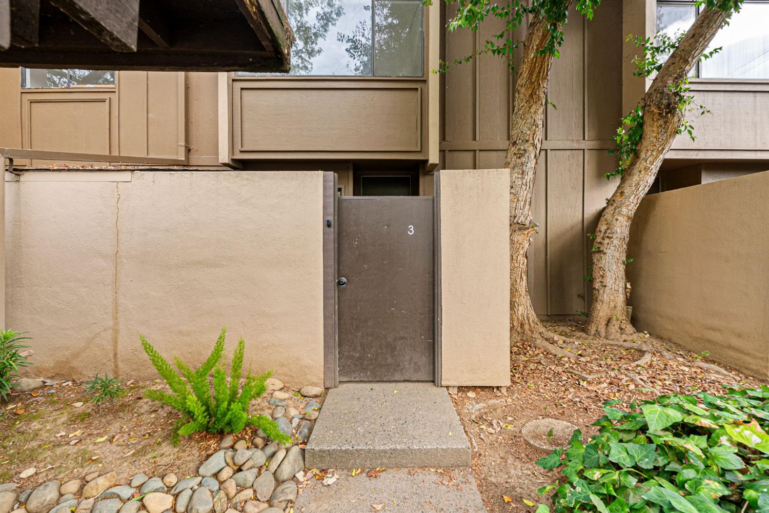899 Woodside Lane 3