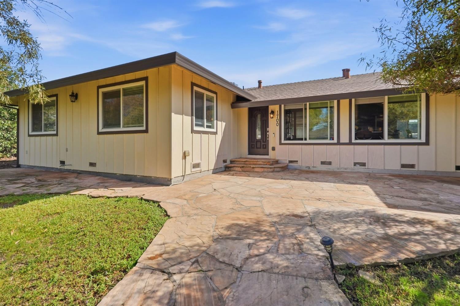 1700 Rolling Hills Road