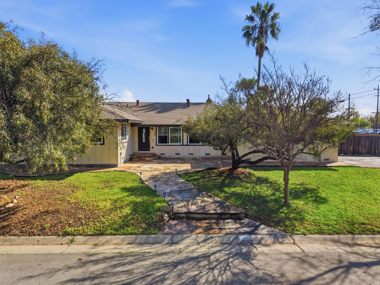 1700 Rolling Hills Road