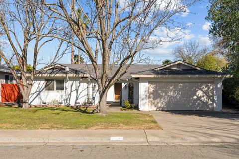6439 Rolling Way Carmichael CA 95608