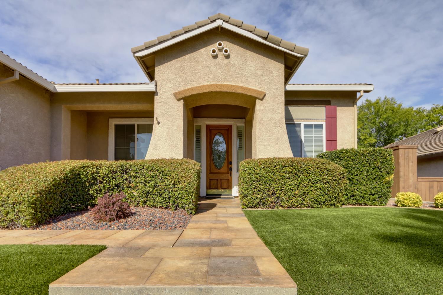 117 Hawk Crest Way
