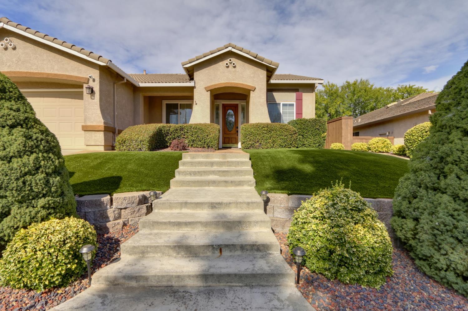 117 Hawk Crest Way