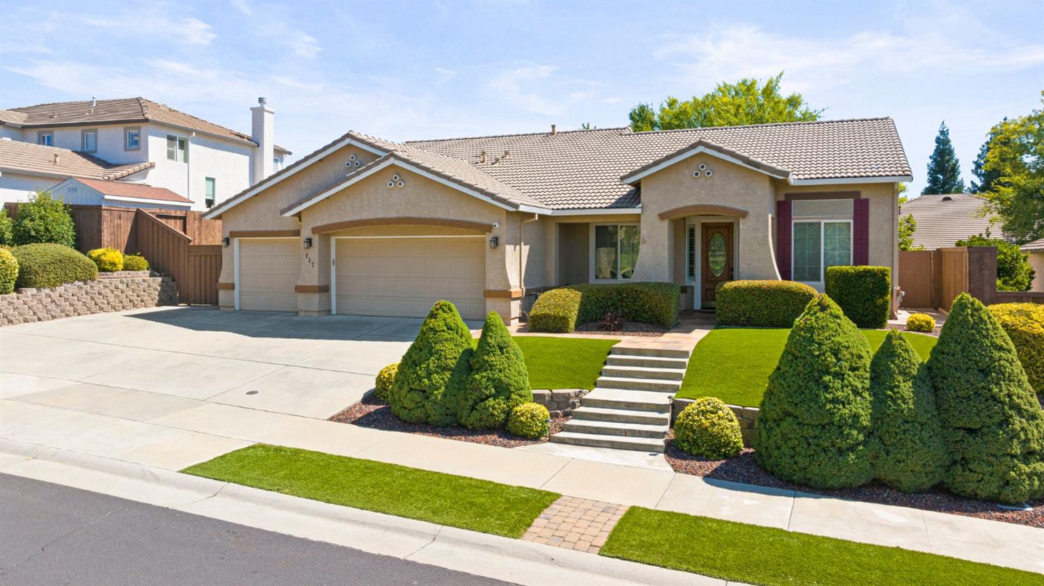 117 Hawk Crest Way