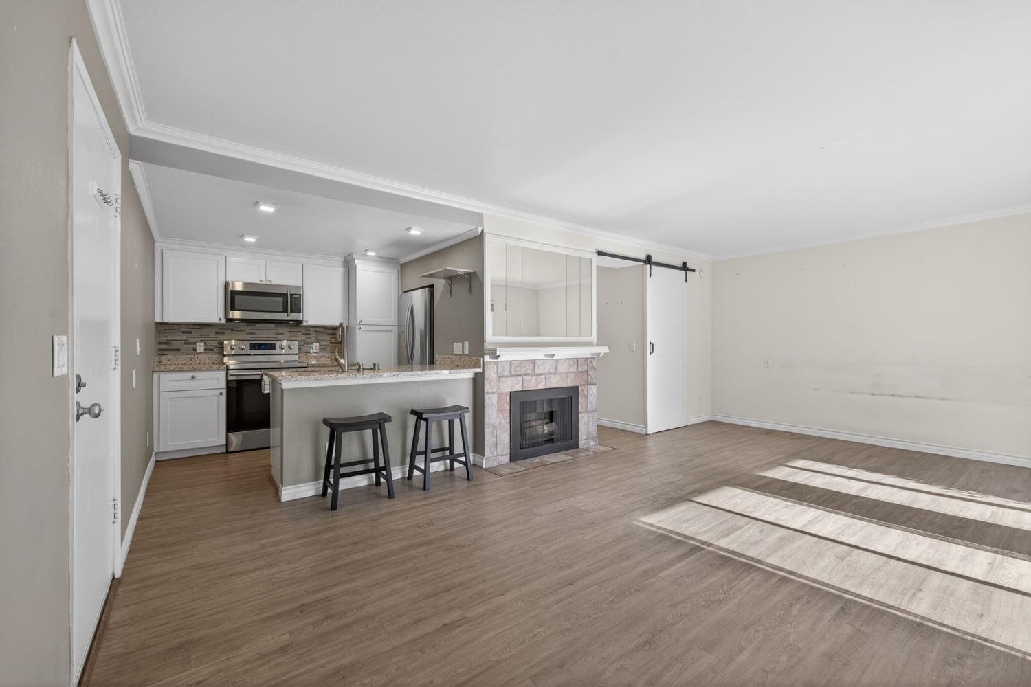 957 Fulton Avenue 553