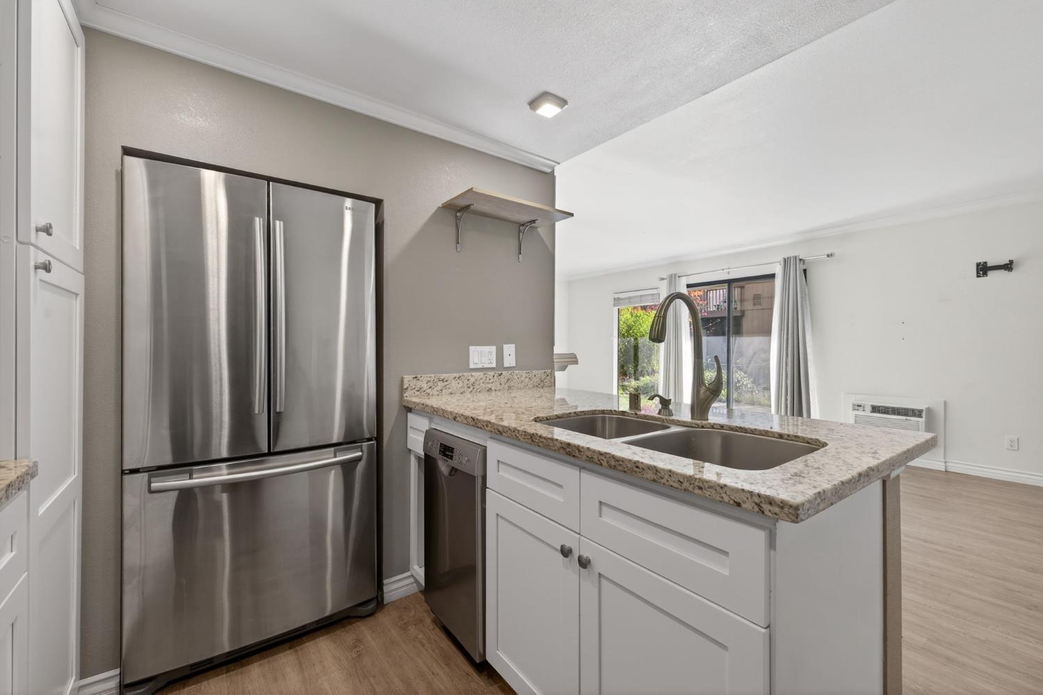 957 Fulton Avenue 553