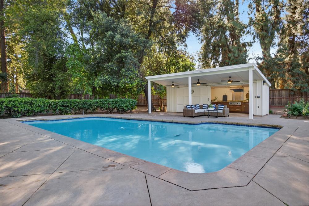 101 W Gibson Road