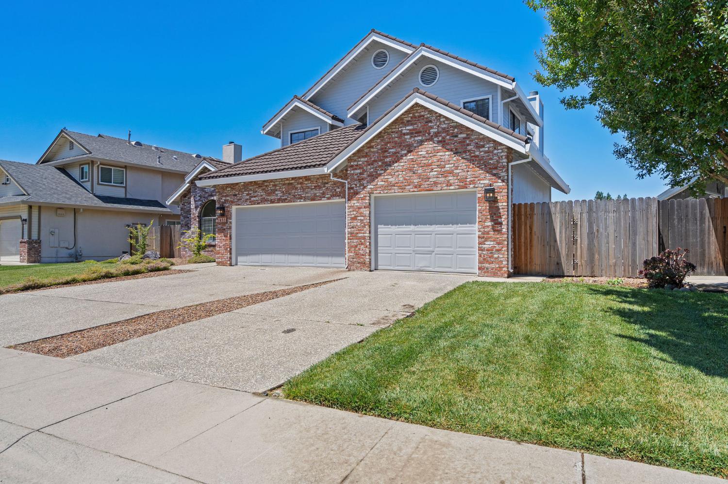 1331 Manzano Way
