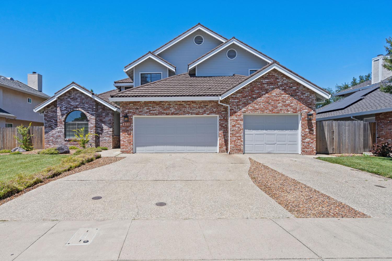 1331 Manzano Way
