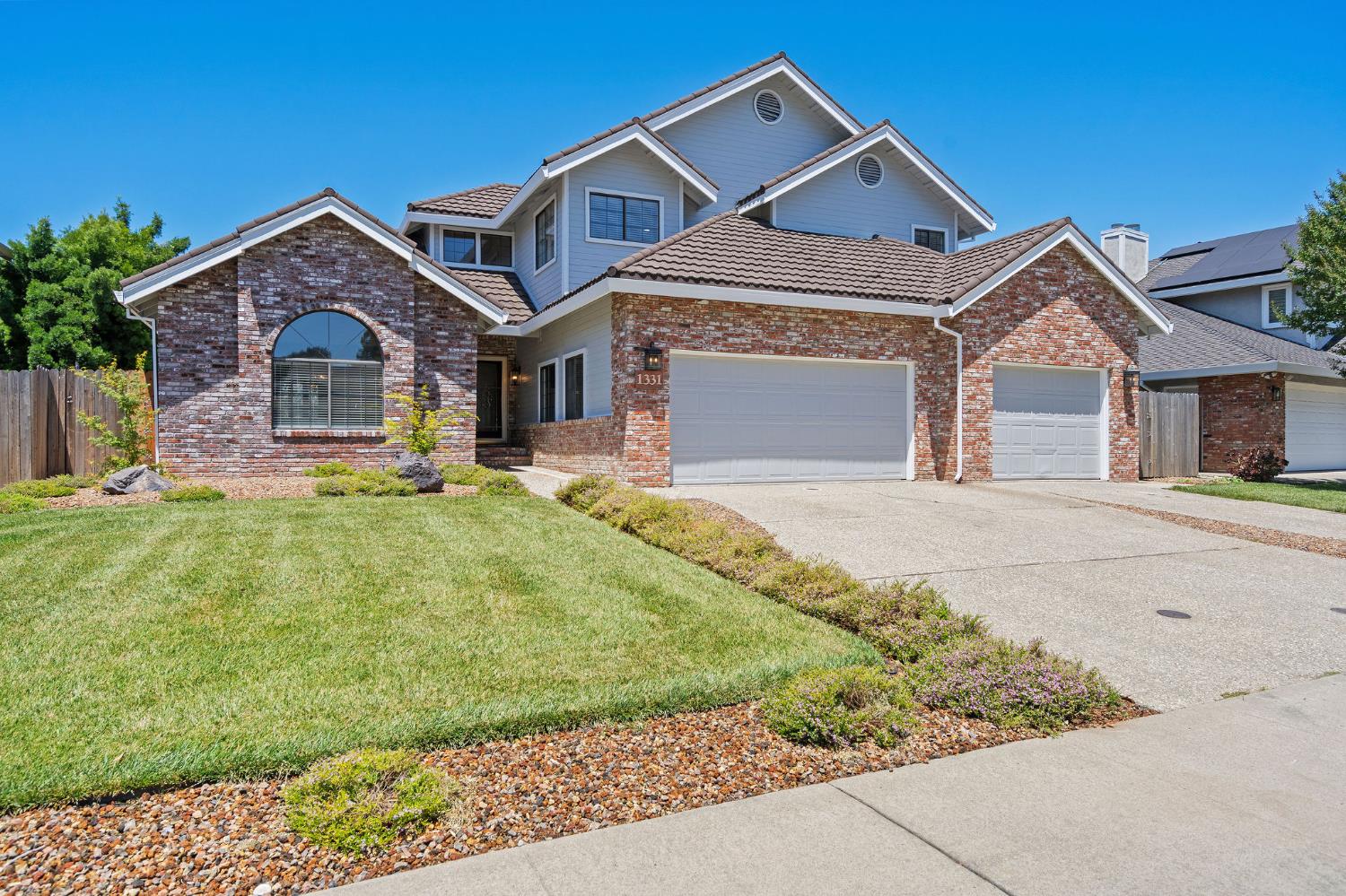 1331 Manzano Way