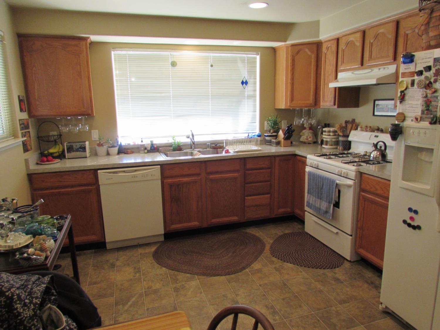 180 E Hillcrest Drive