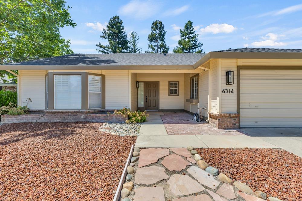 6314 Laguna Villa Way
