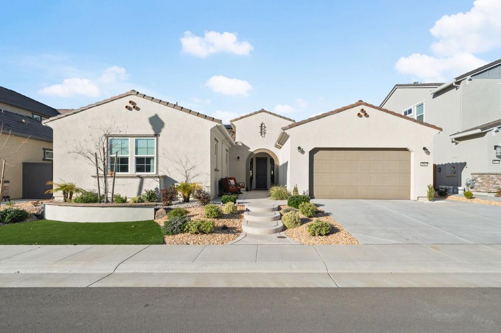 Photo of 3065 Palo Alto Street, Roseville, CA 95747 (MLS # 226015036)
