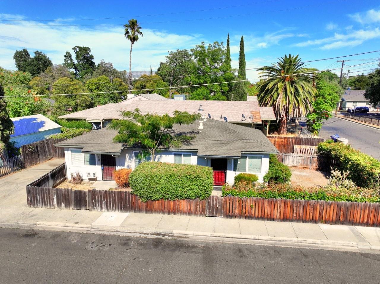 2835 Santa Cruz Way