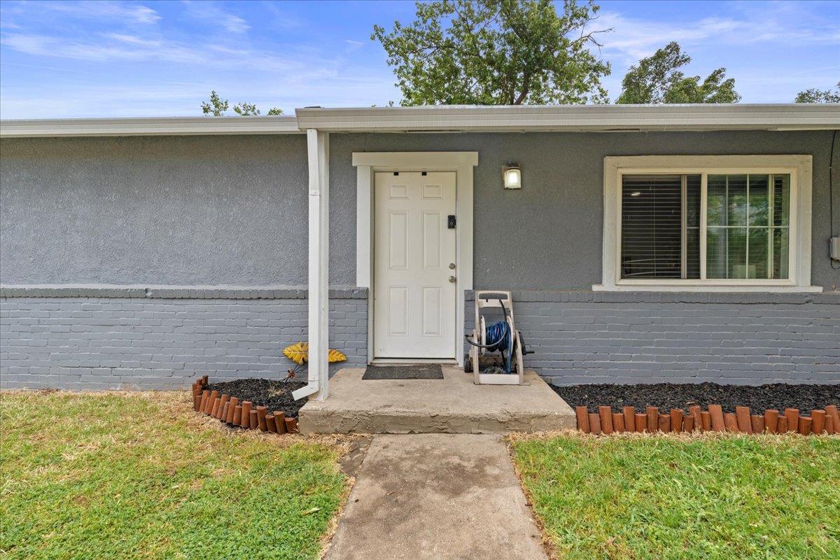 160 Santiago Avenue
