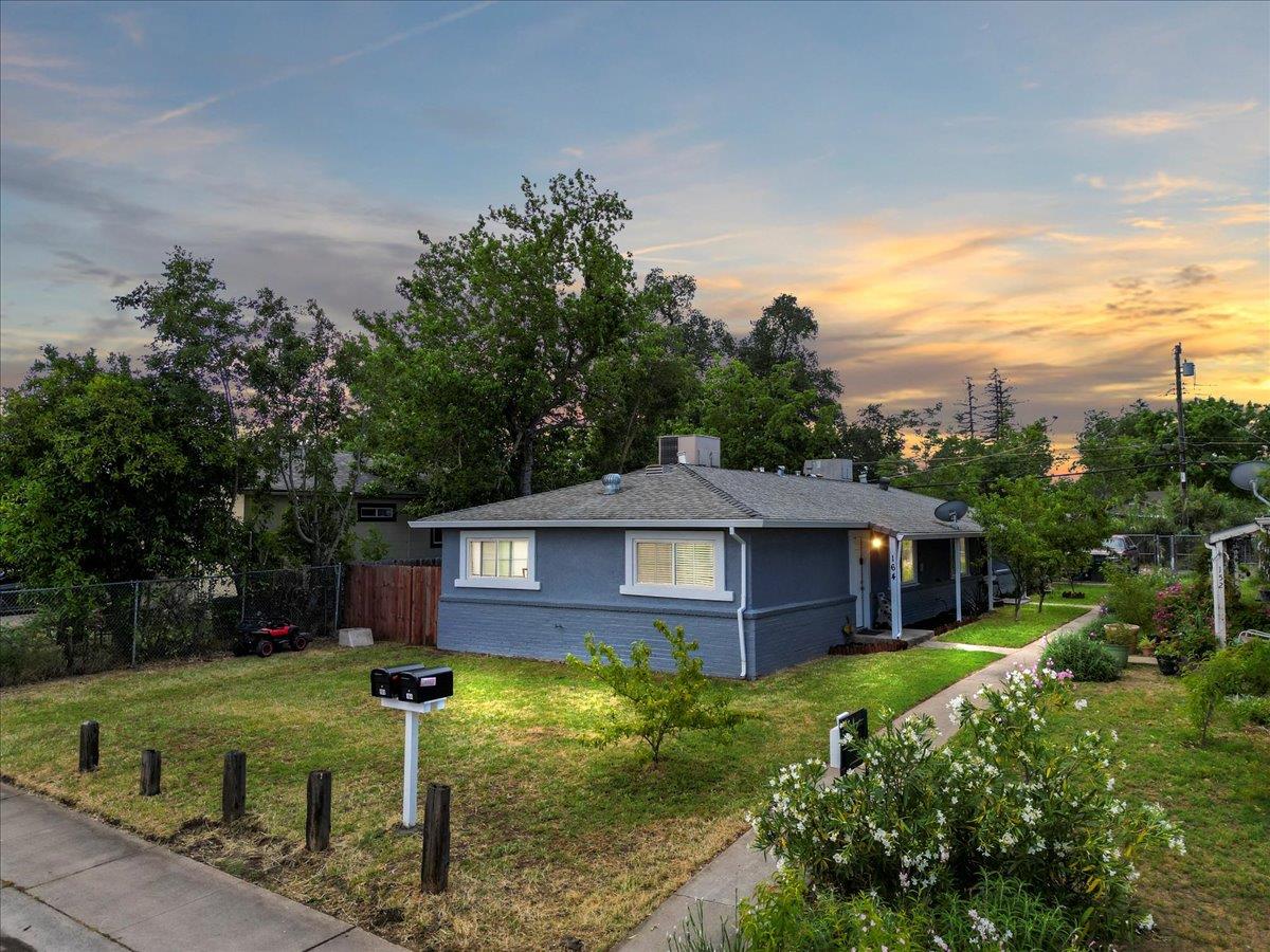 160 Santiago Avenue