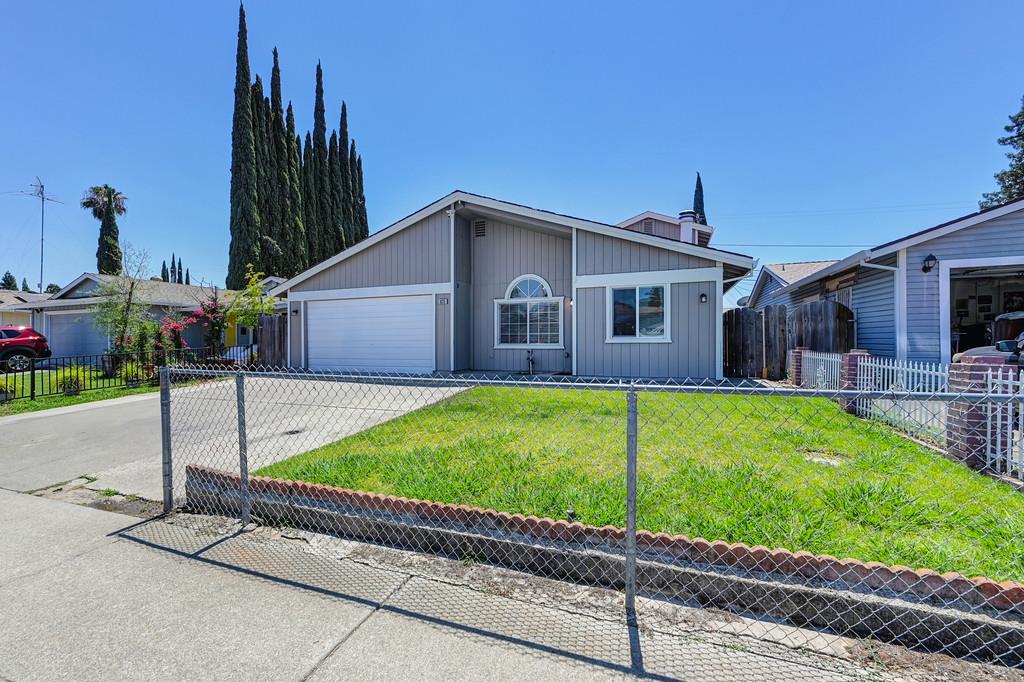 1025 Carrie Street