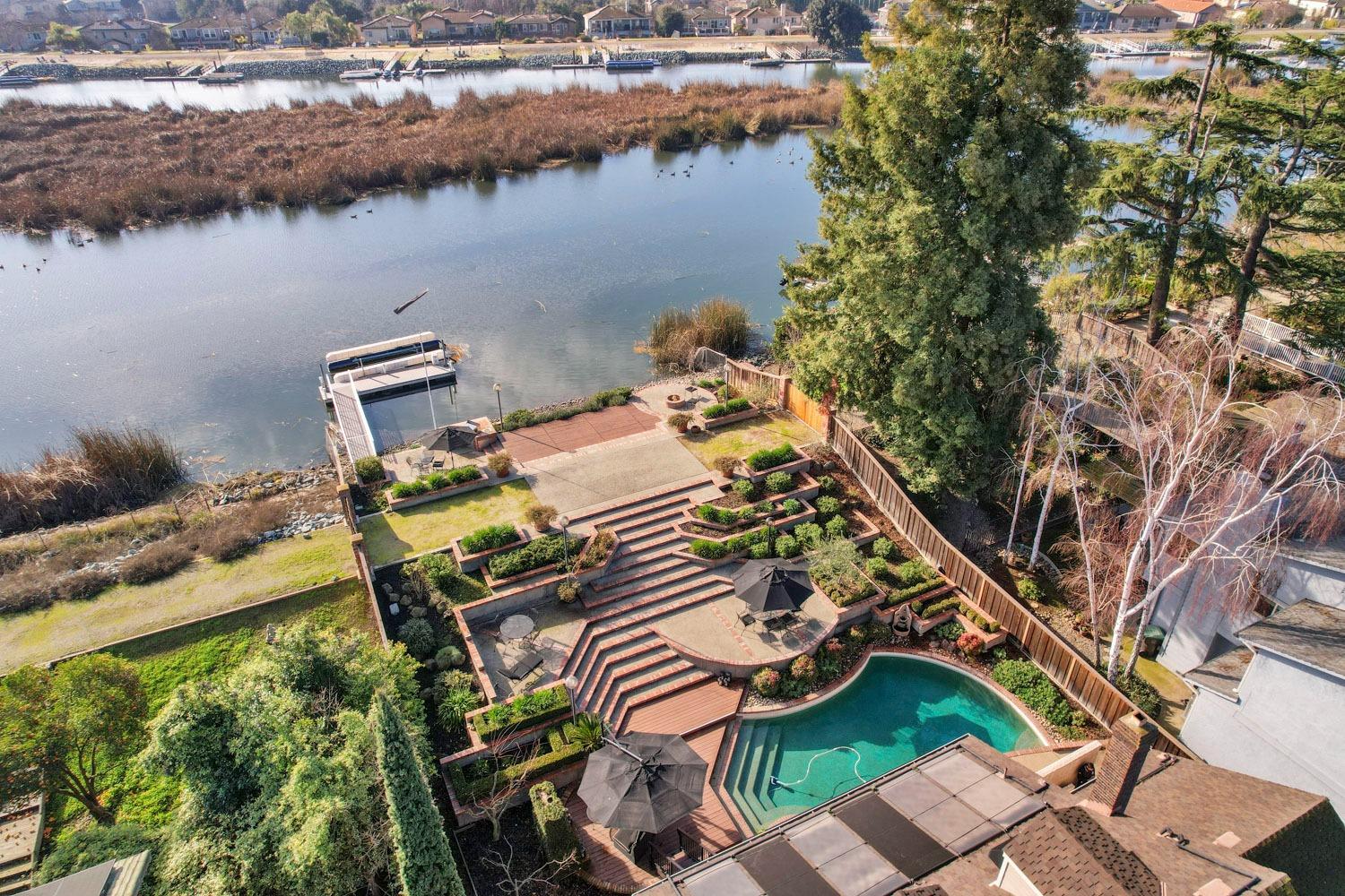 3864 Fourteen Mile Drive