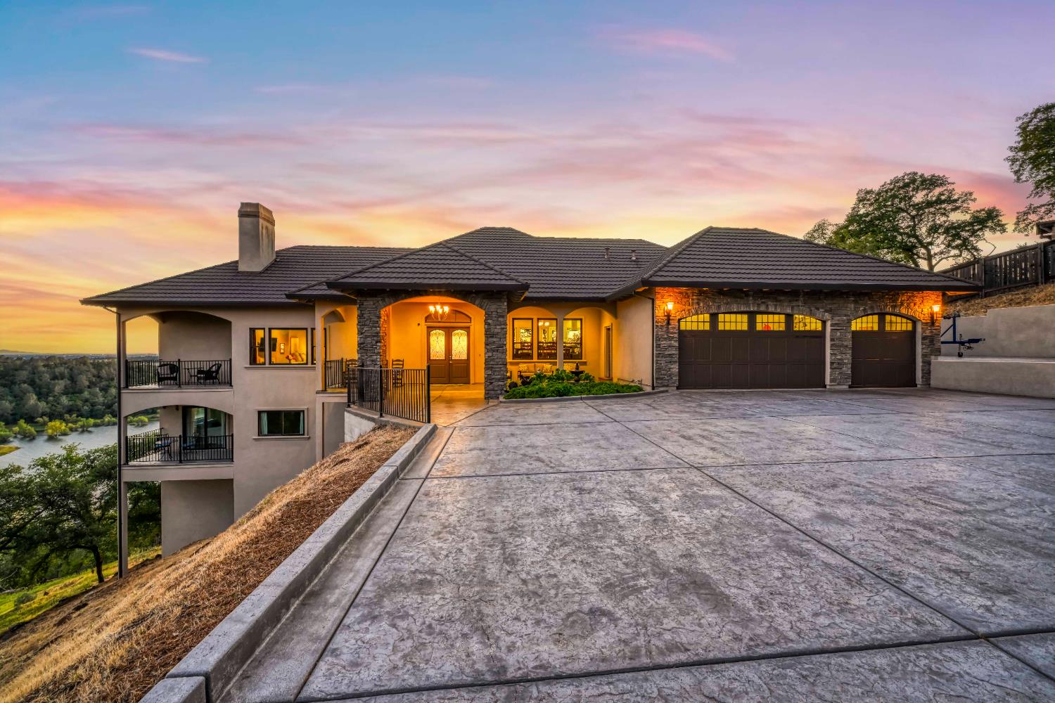 2095 Driftwood Circle