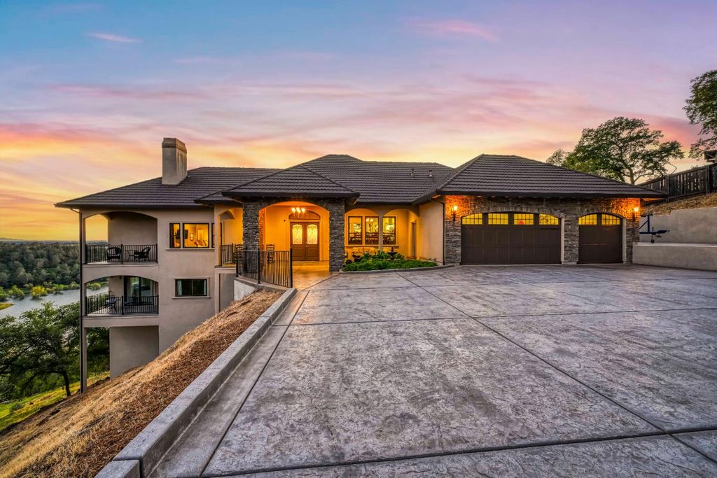 Photo of 2095 Driftwood Circle, El Dorado Hills, CA 95762 (MLS # 226041665)
