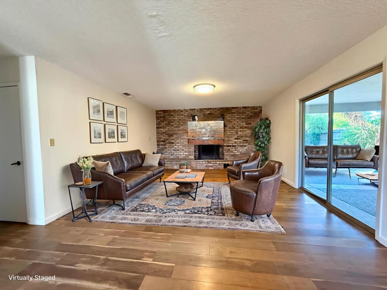 1616 Greenbriar Way