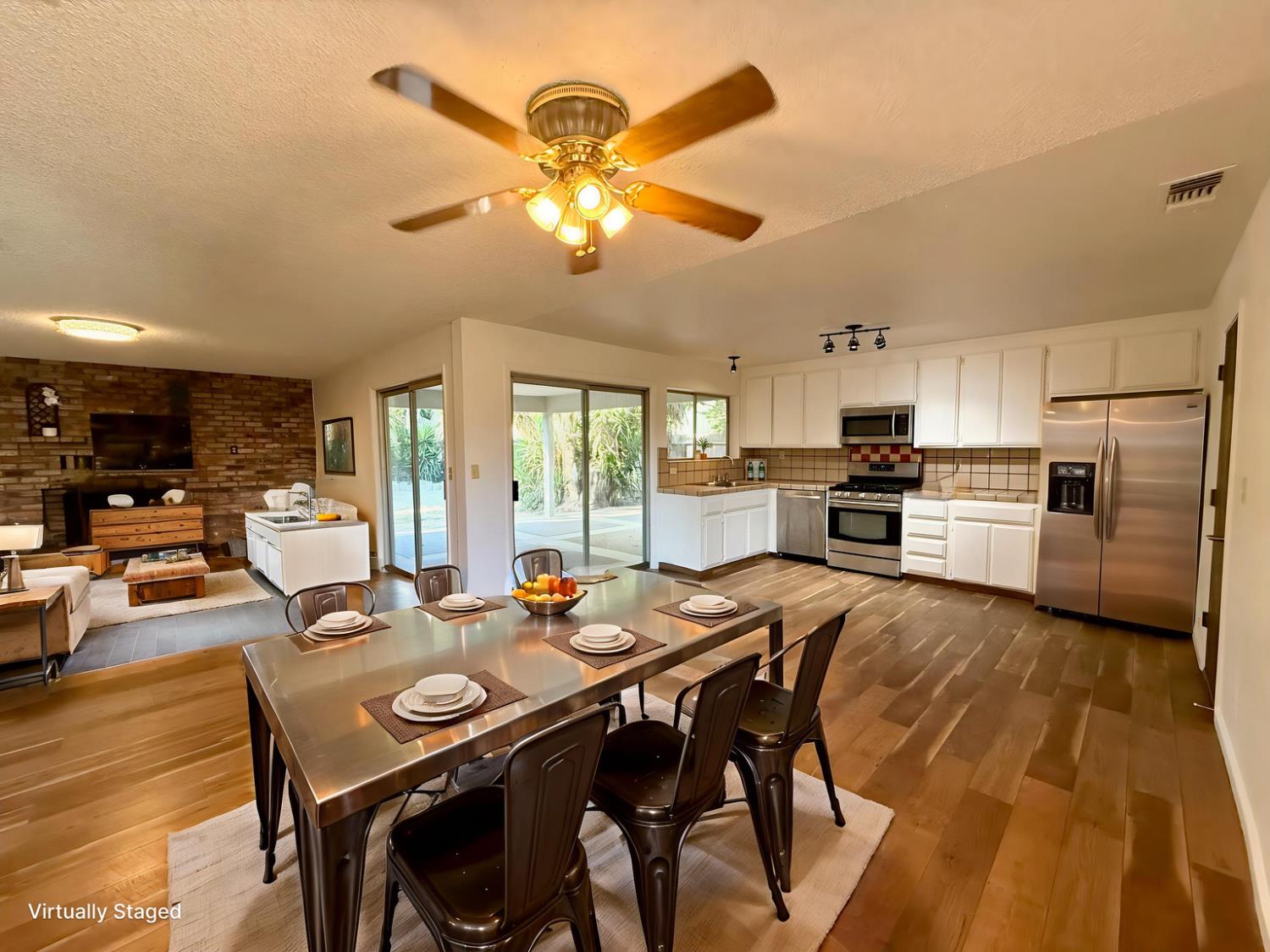 1616 Greenbriar Way