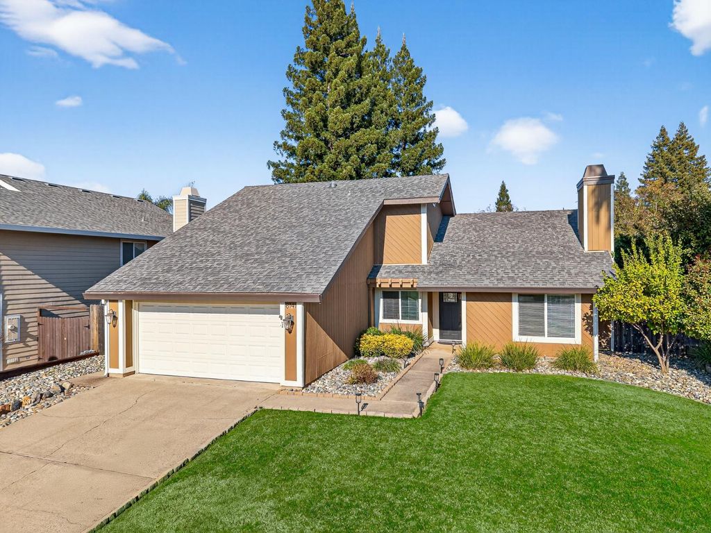 Photo of 8141 Woodlake Hills Drive, Orangevale, CA 95662 (MLS # 226006123)