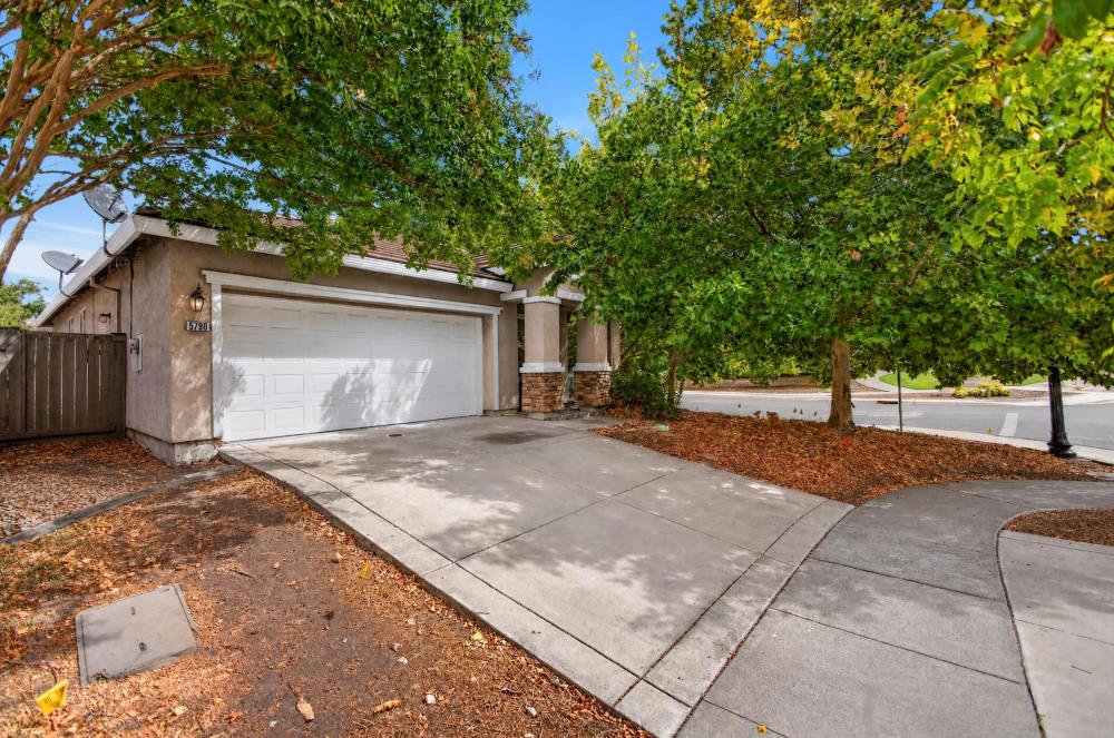 5790 Bridgecross Drive