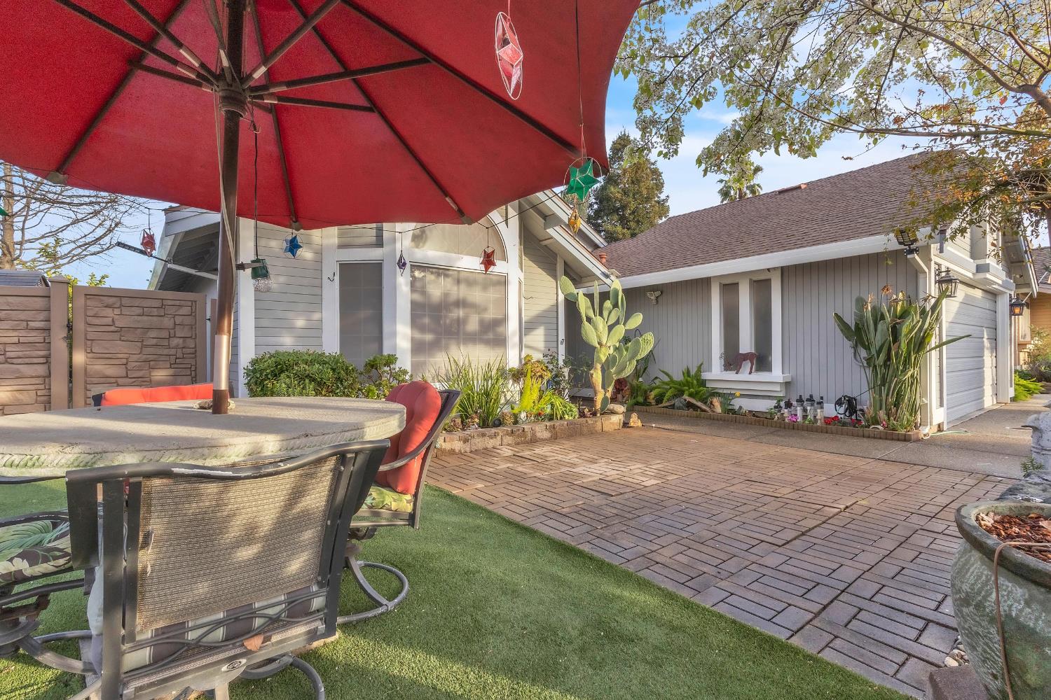 4841 Meadow Pass Way