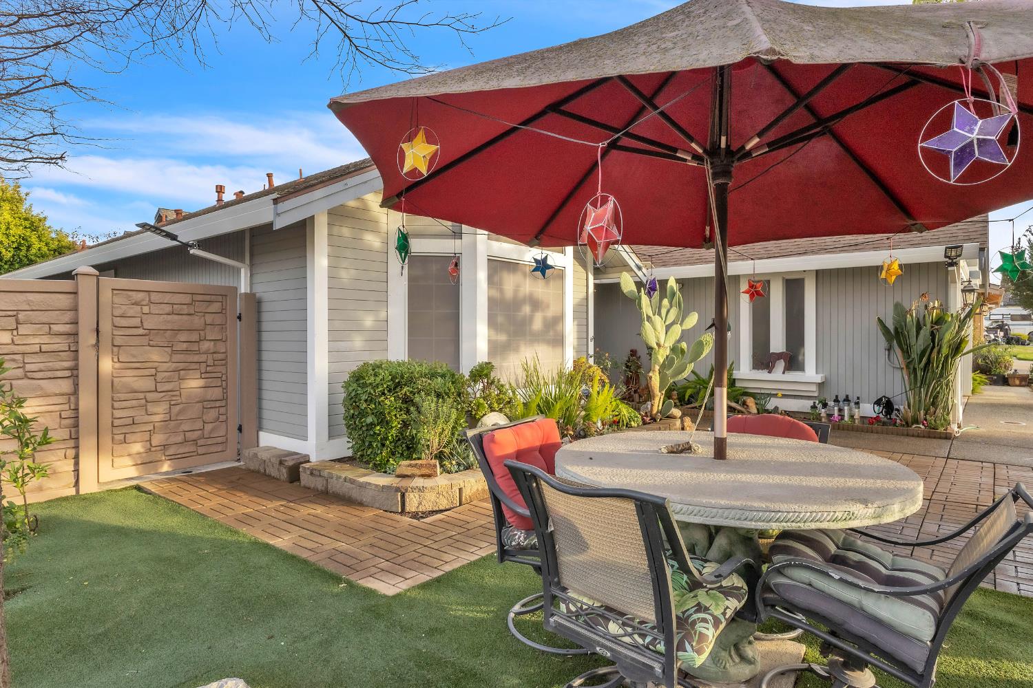 4841 Meadow Pass Way