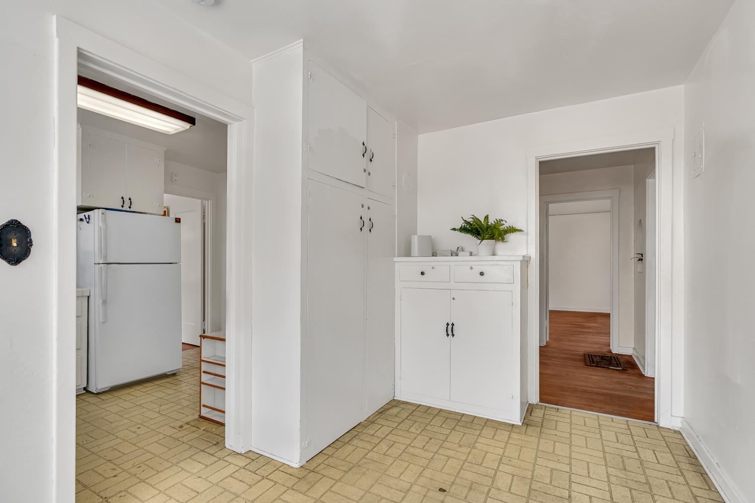 Los Banos, California 93635, United States, 4 Bedrooms Bedrooms, ,2 BathroomsBathrooms,Residential,Active,154632