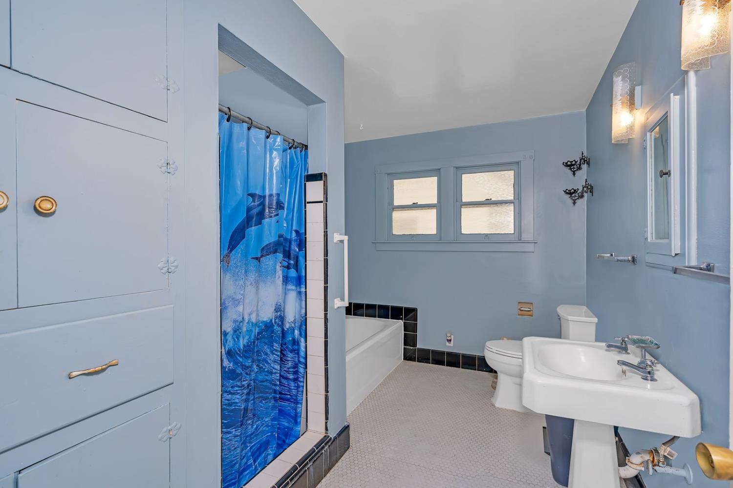 Los Banos, California 93635, United States, 4 Bedrooms Bedrooms, ,2 BathroomsBathrooms,Residential,Active,154632