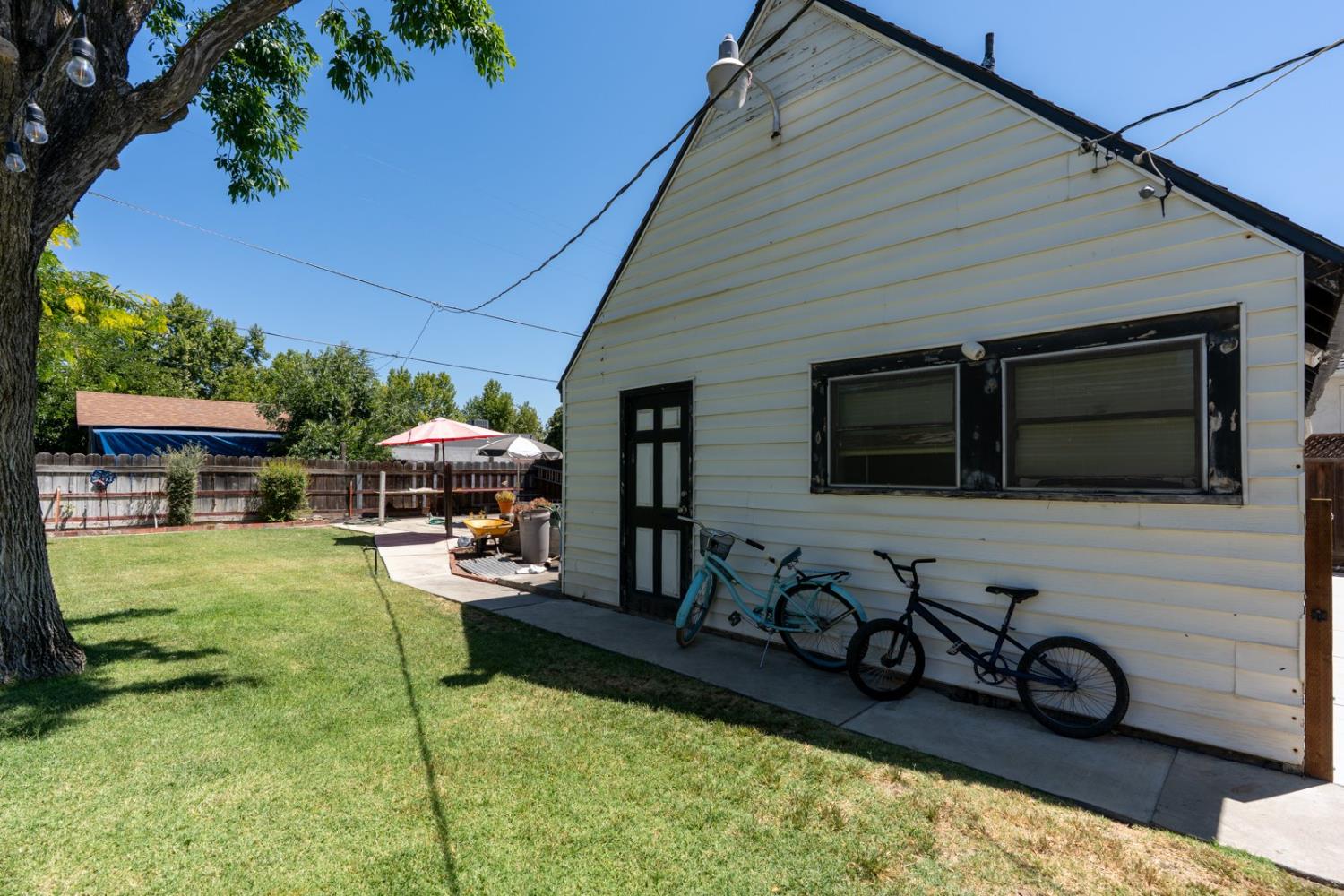 Los Banos, California 93635, United States, 4 Bedrooms Bedrooms, ,2 BathroomsBathrooms,Residential,Active,154632