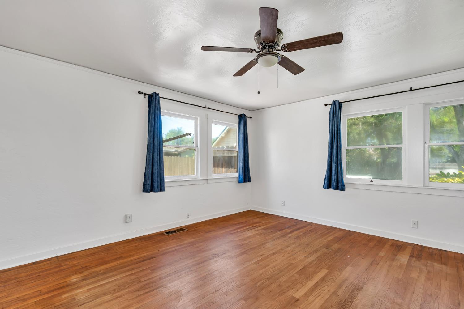 Los Banos, California 93635, United States, 4 Bedrooms Bedrooms, ,2 BathroomsBathrooms,Residential,Active,154632