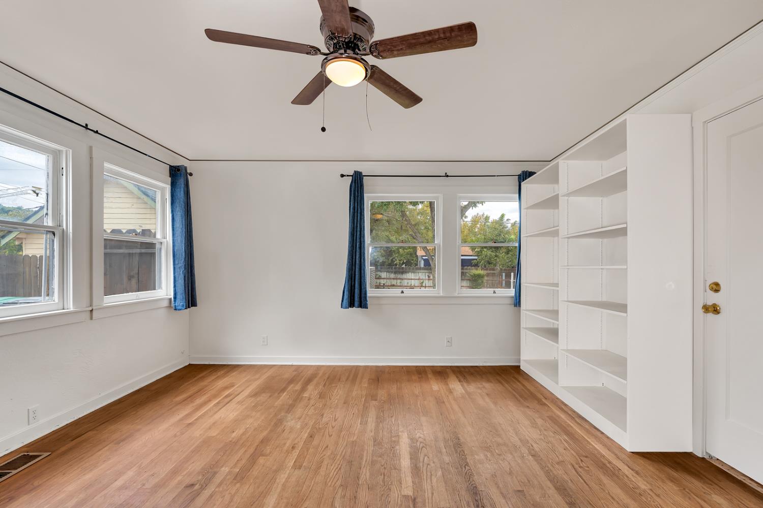 Los Banos, California 93635, United States, 4 Bedrooms Bedrooms, ,2 BathroomsBathrooms,Residential,Active,154632