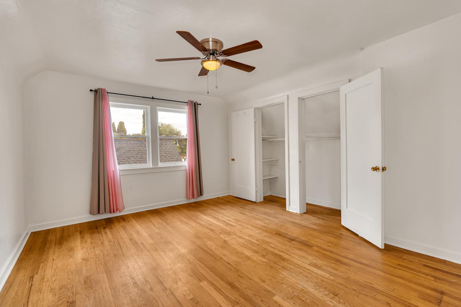 Los Banos, California 93635, United States, 4 Bedrooms Bedrooms, ,2 BathroomsBathrooms,Residential,Active,154632