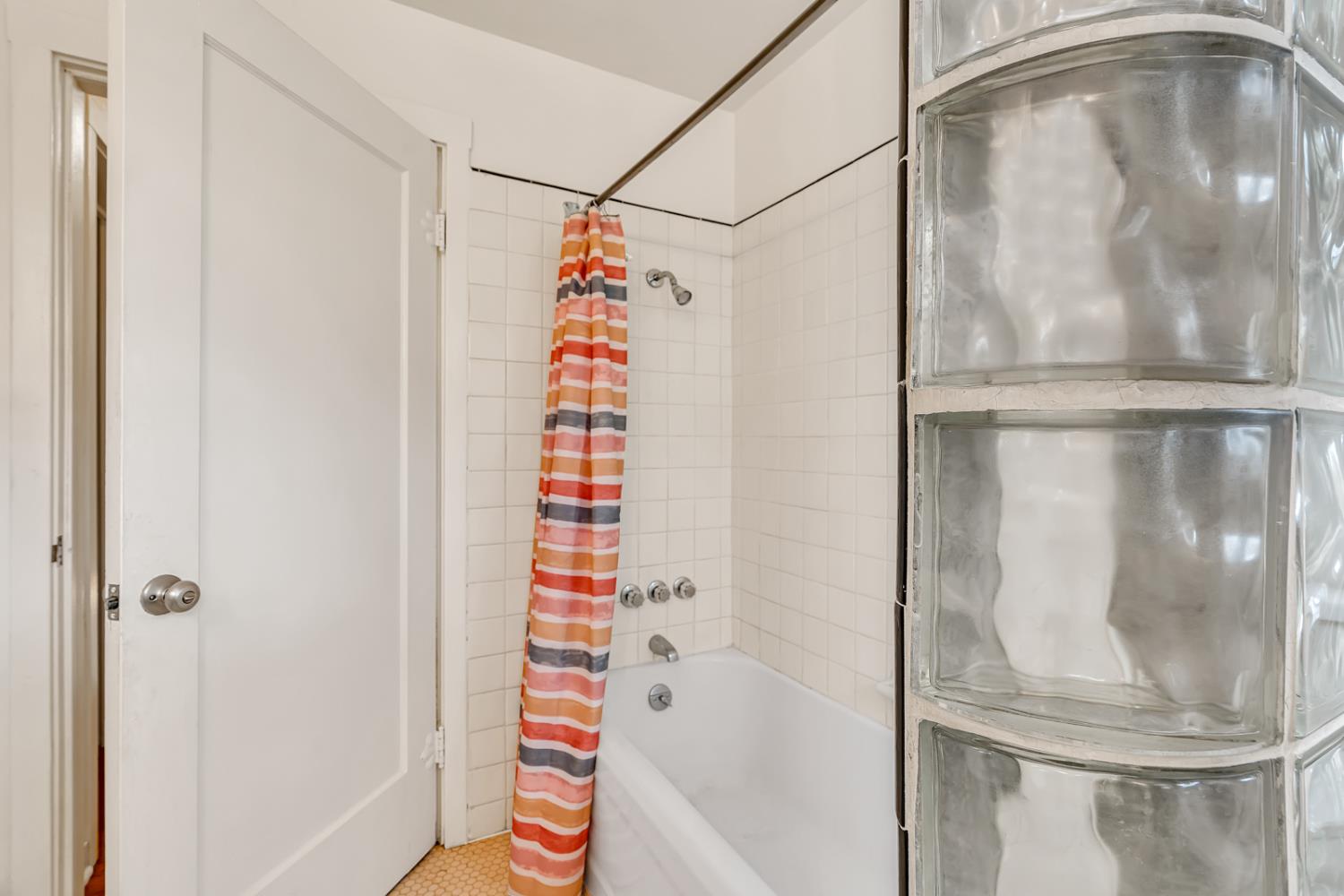 Los Banos, California 93635, United States, 4 Bedrooms Bedrooms, ,2 BathroomsBathrooms,Residential,Active,154632