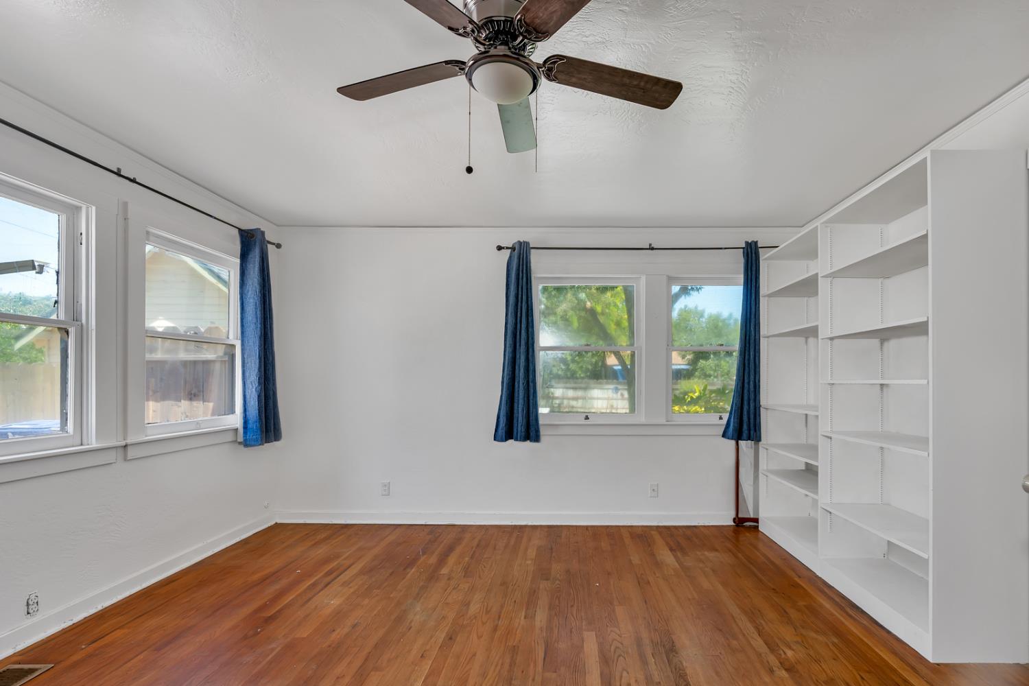 Los Banos, California 93635, United States, 4 Bedrooms Bedrooms, ,2 BathroomsBathrooms,Residential,Active,154632