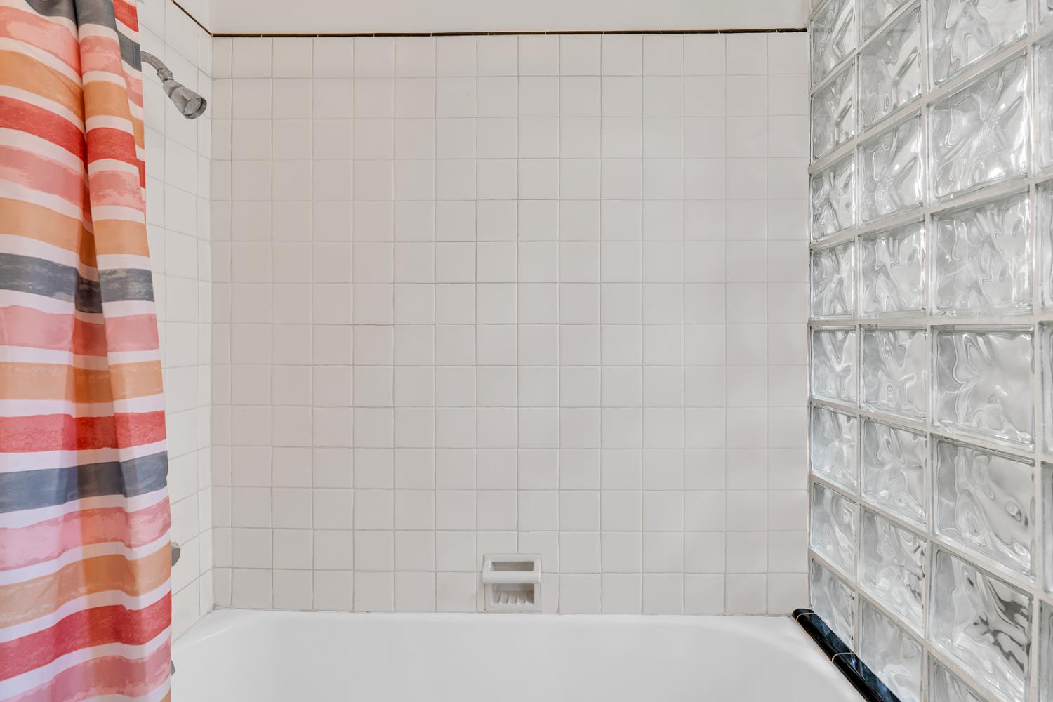 Los Banos, California 93635, United States, 4 Bedrooms Bedrooms, ,2 BathroomsBathrooms,Residential,Active,154632