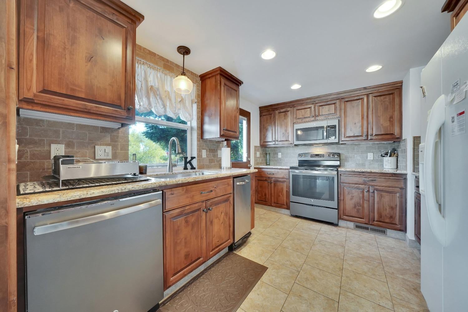 743 Sandy Bar Dr, Copperopolis, CA, 95228, USA, 4 Bedrooms Bedrooms, ,6 BathroomsBathrooms,Residential,Active,743 Sandy Bar Dr,226097183