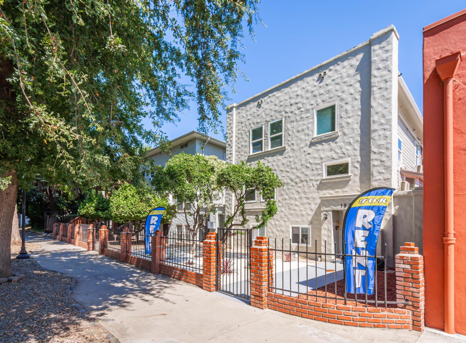 1823 P St