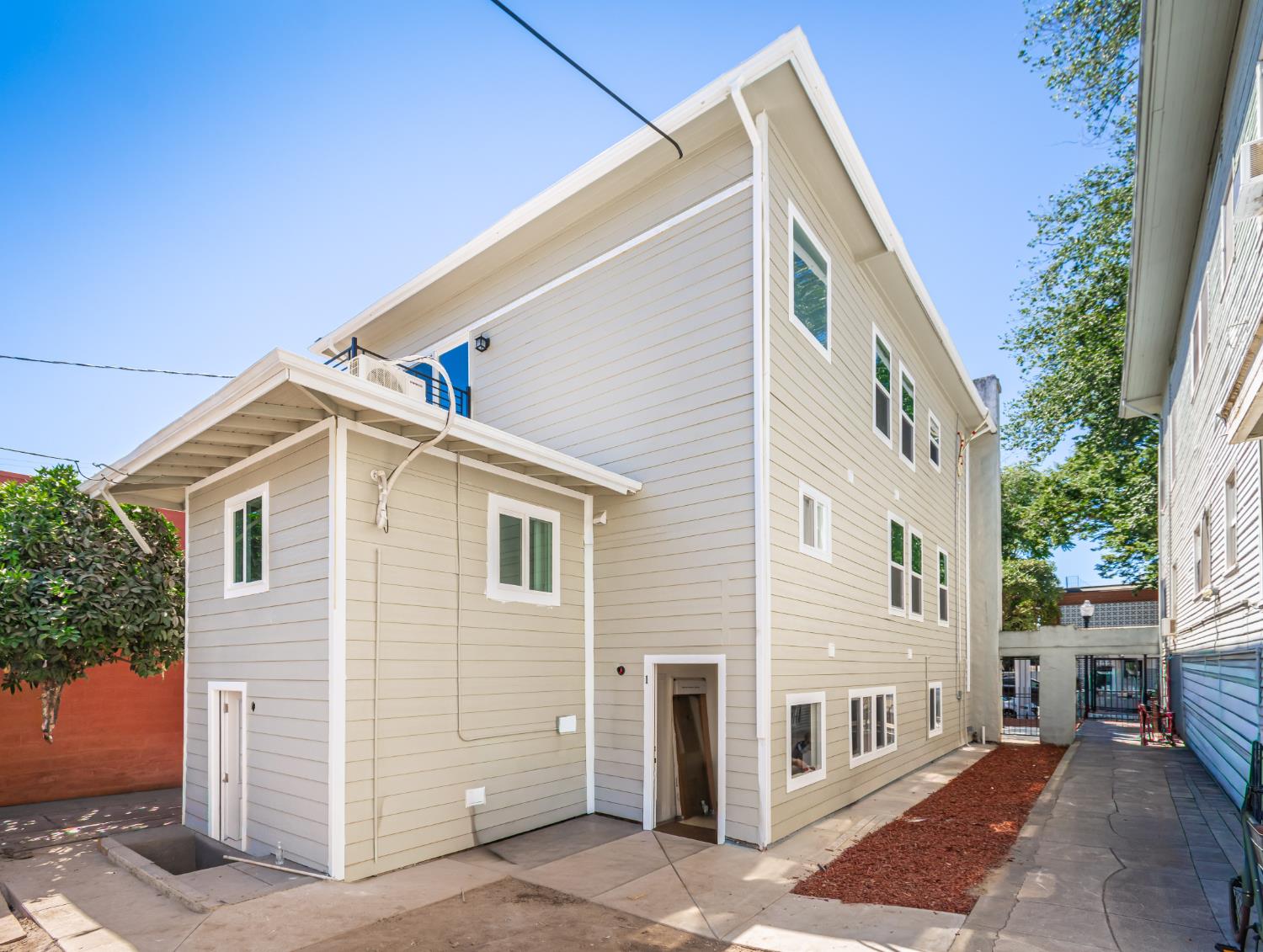 1823 P St