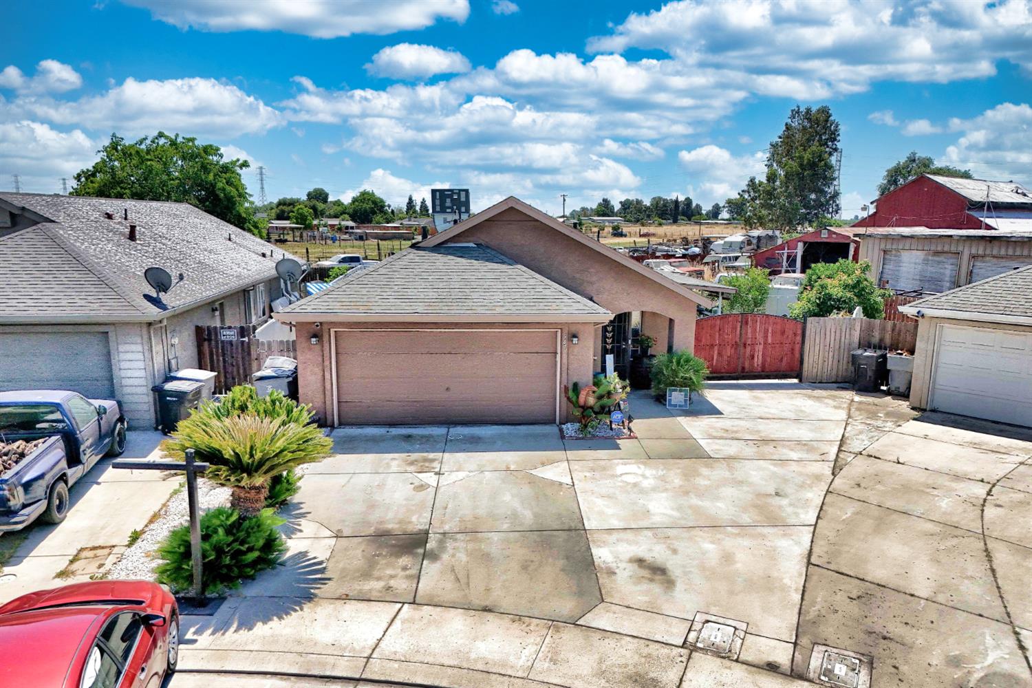 5471 Greenoaks Drive