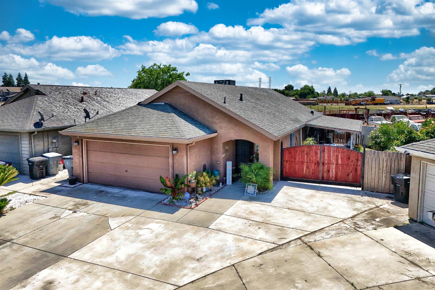 5471 Greenoaks Drive