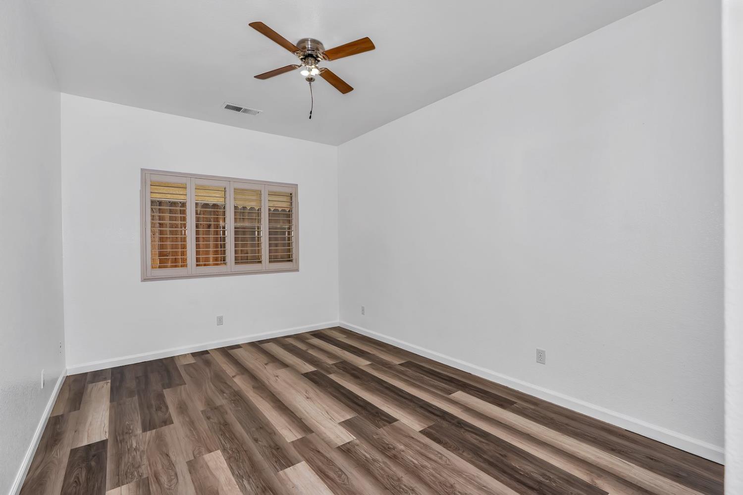 Los Banos, California 93635, United States, 3 Bedrooms Bedrooms, ,2 BathroomsBathrooms,Residential,Active,17681