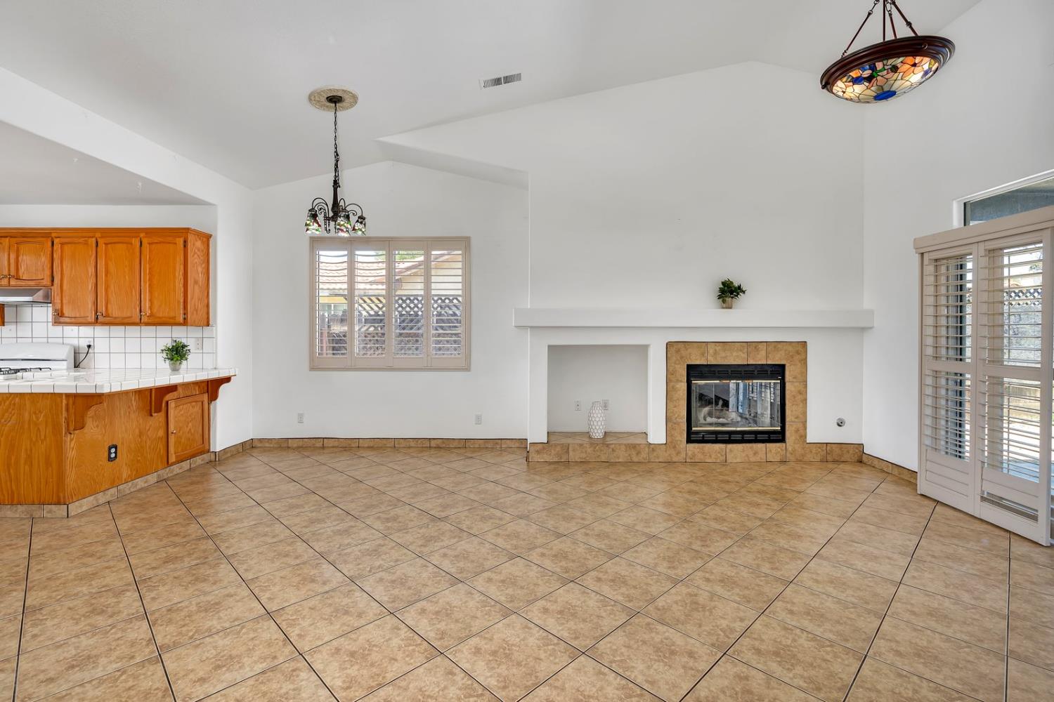 Los Banos, California 93635, United States, 3 Bedrooms Bedrooms, ,2 BathroomsBathrooms,Residential,Active,17681