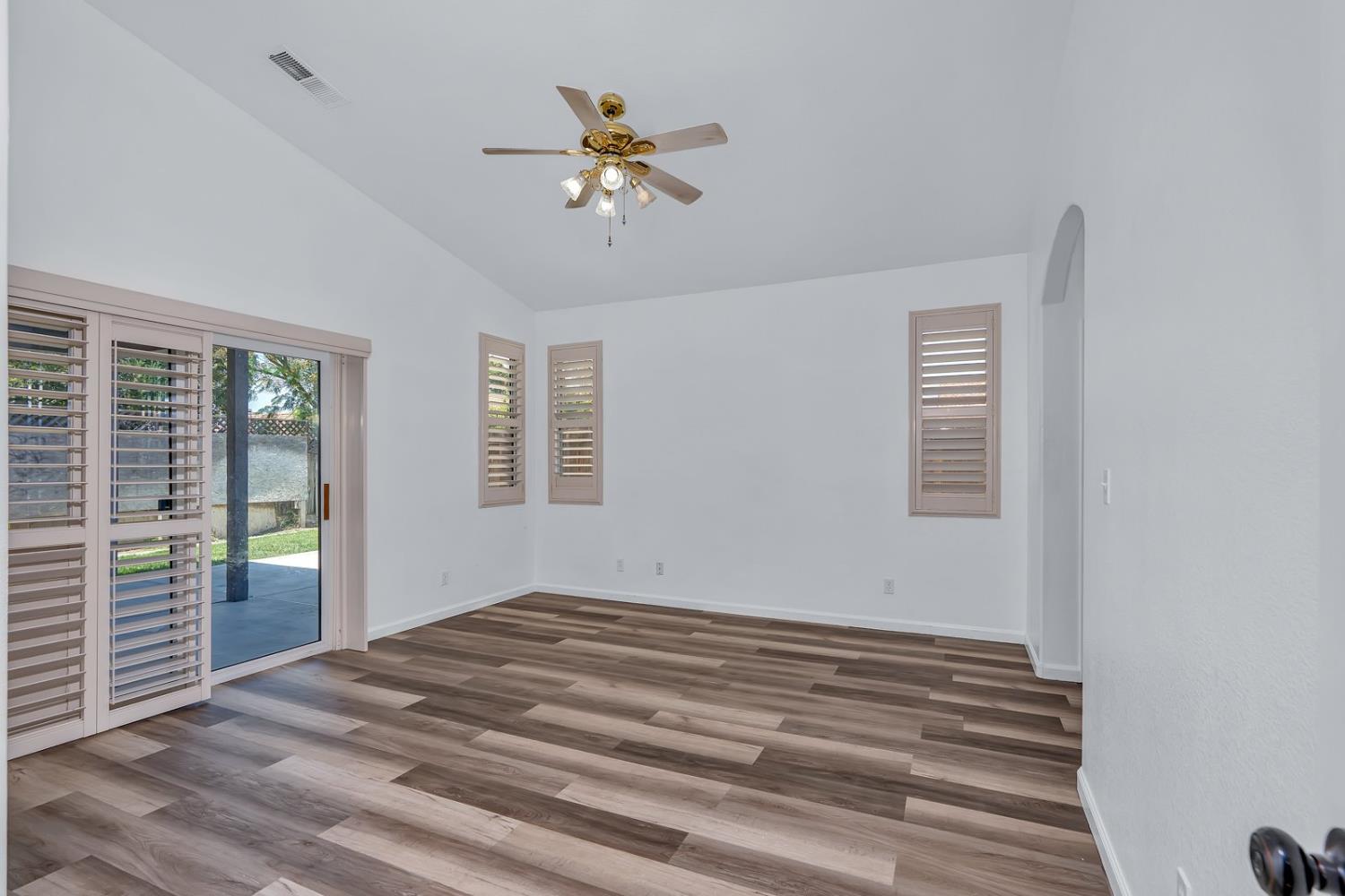 Los Banos, California 93635, United States, 3 Bedrooms Bedrooms, ,2 BathroomsBathrooms,Residential,Active,17681